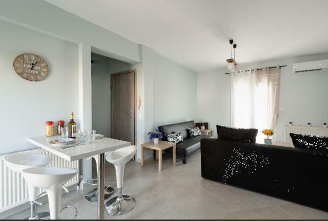 Bright Spacious Two-Bedroom Apartment Thessaloníki Exteriör bild